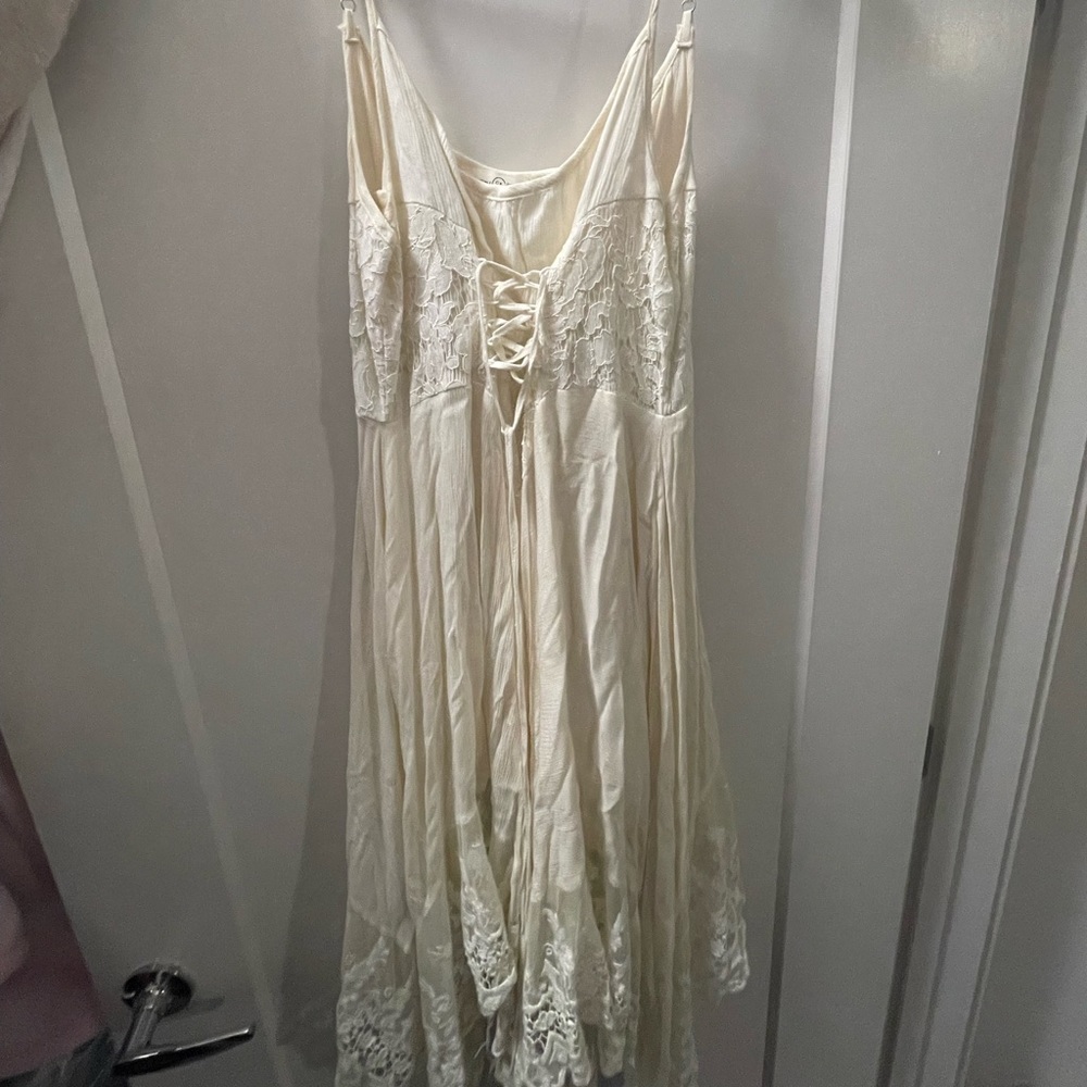Beachy lace LF dress